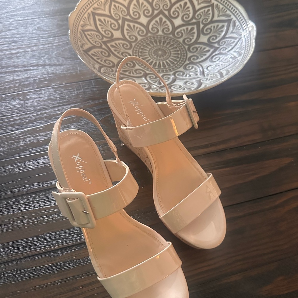 Xappeal Cream Sandals Minimalist Design